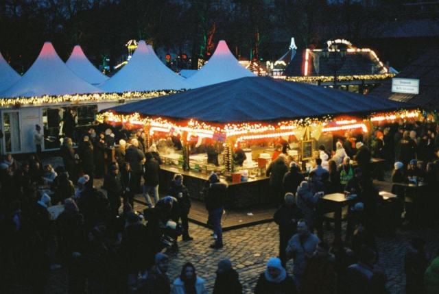 Joyeux noel en allemand et cadeaux pourris : l'essentiel a Berlin Joyeux noel en allemand et cadeaux pourris : l'essentiel a Berlin