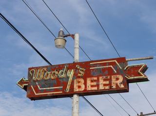 La plaque publicitaire de bière, de la brasserie au bar maison